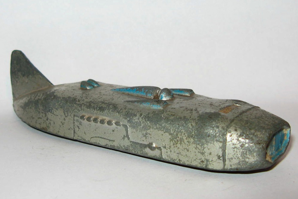 23Sb Streamlined Racing Car.jpg